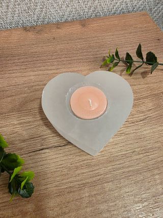 Portacandele in selenite a forma di cuore