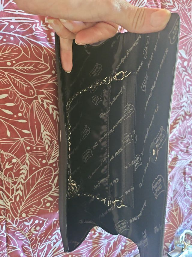 Bolso de mano negro para fiestas