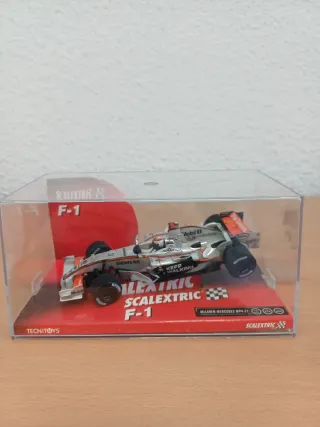 Scalextric McLaren Mercedes MP4-21 F-1