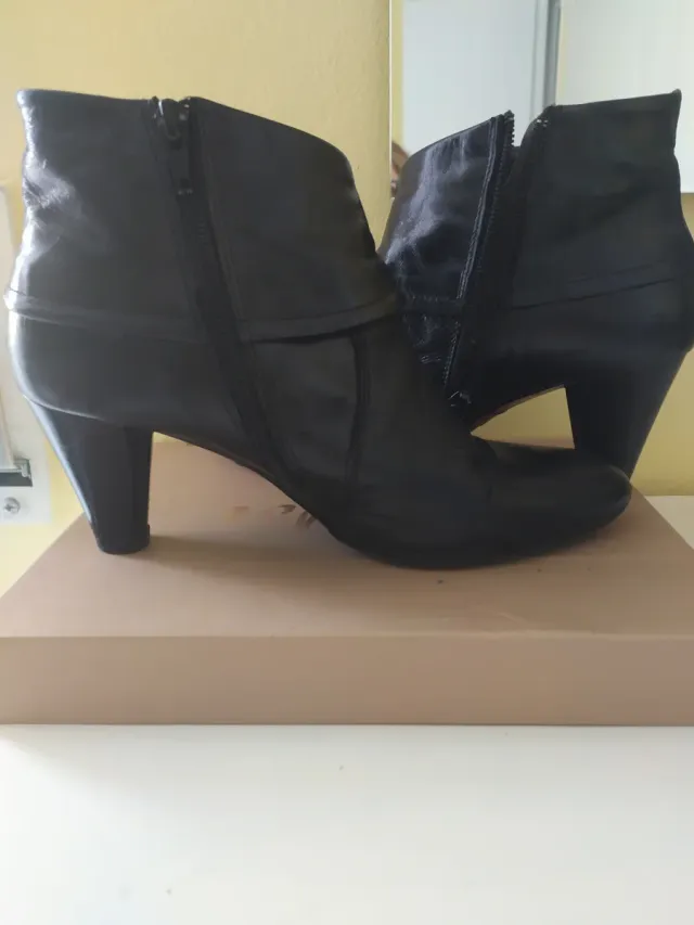 Botines piel negros Talla 37