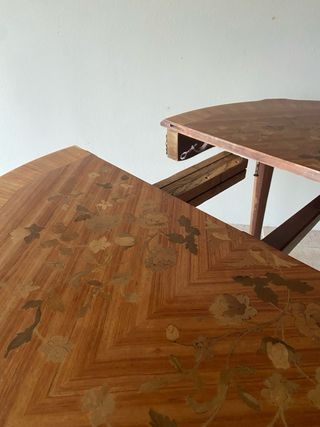 Mesa de marquetería italiana extensible.