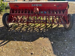 Sembradora LAMUSA roja