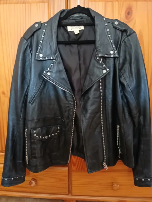 Chaqueta cuero Mango tachuelas