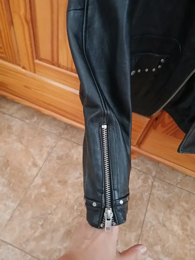 Chaqueta cuero Mango tachuelas