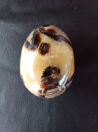 Uovo in pietra naturale