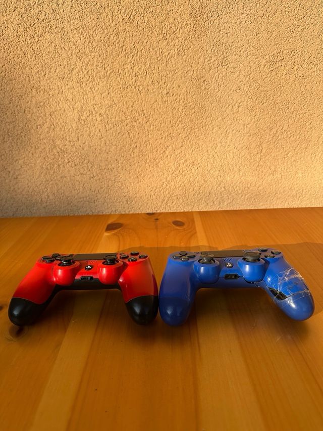 Controller PlayStation 4 DualShock 4 Rosso e Blu
