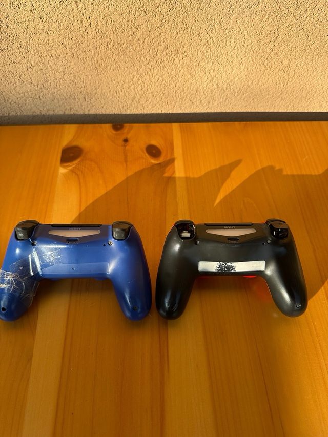 Controller PlayStation 4 DualShock 4 Rosso e Blu