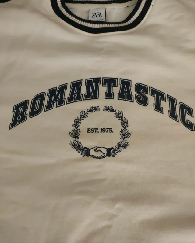 Sudadera Zara Blanca Romantastic