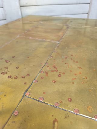 Mesa antigua latón y madera