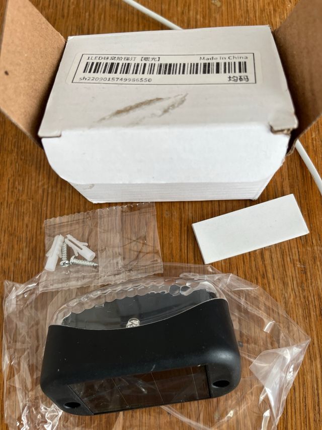 Lampada solare LED da giardino