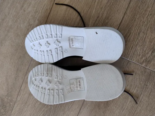 Scarpe donna nere traforate