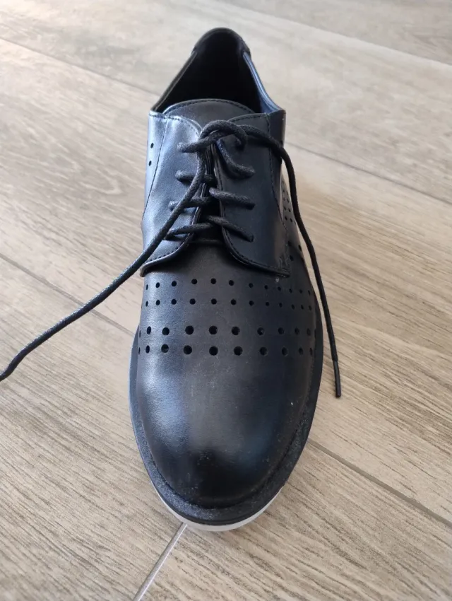 Scarpe donna nere traforate