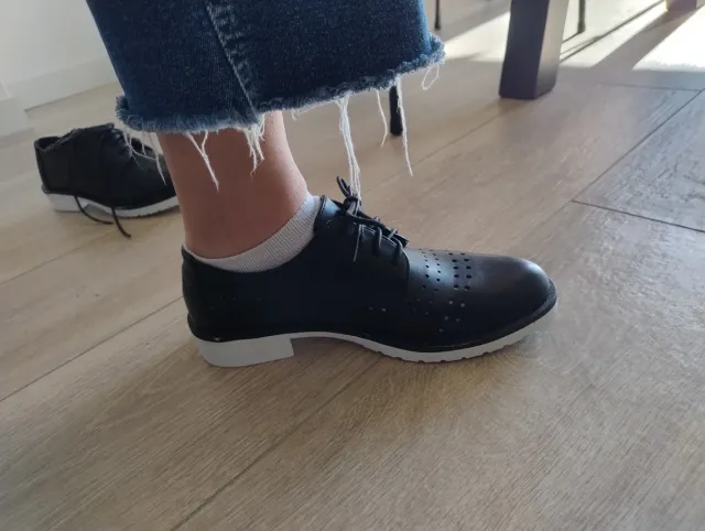 Scarpe donna nere traforate