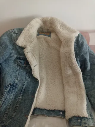 Cazadora vaquera calentita con borrego talla M. 