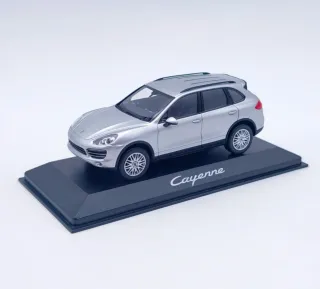 PORSCHE CAYENNE 1:43 MINICHAMPS