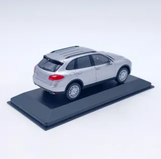 PORSCHE CAYENNE 1:43 MINICHAMPS