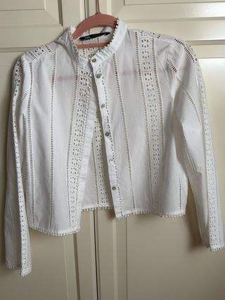 Blusa Zara blanca bordada