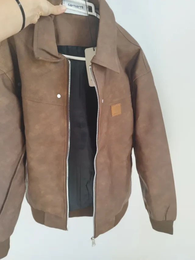 Chaqueta Carhartt efecto piel marrón