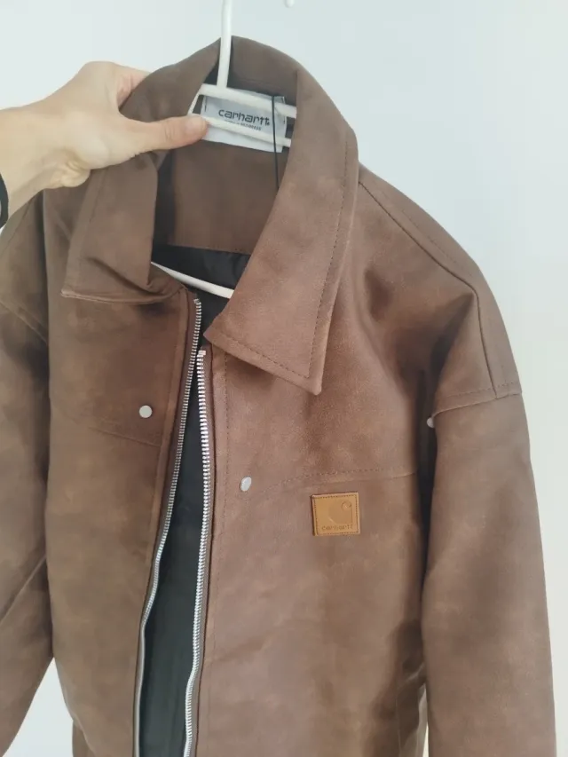 Chaqueta Carhartt efecto piel marrón