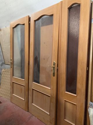 Puertas de madera con cristal