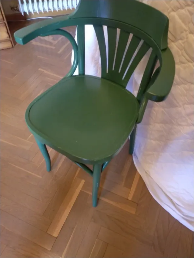 Silla Thonet verde madera