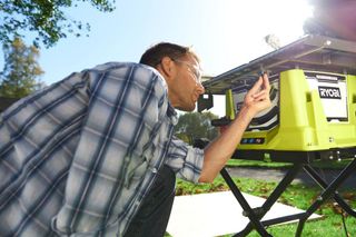 Sierra de mesa RYOBI de 1800 W RTS1800S-G