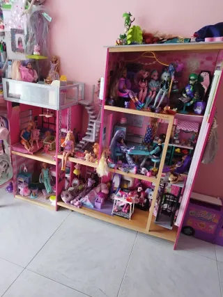 Casa de muñecas gigante, nueva y con accesorios