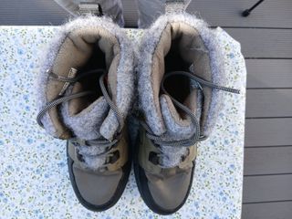 Botas de nieve Sorel marrones y grises