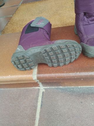 Botas de apreski moradas y rosas