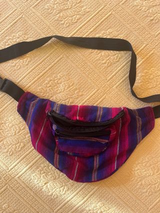 Riñonera hippie rayas fucsia y morado