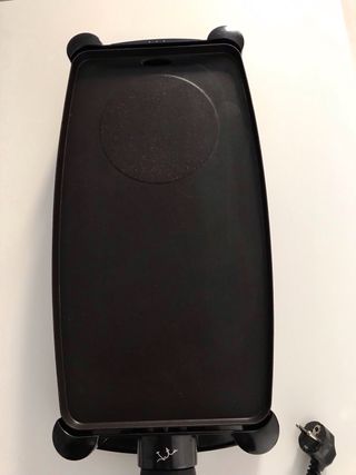 Plancha Eléctrica Jata Negra