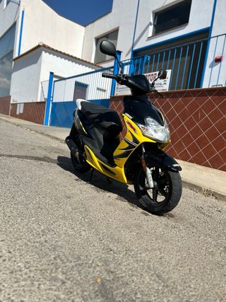Yamaha Jog RR Amarilla
