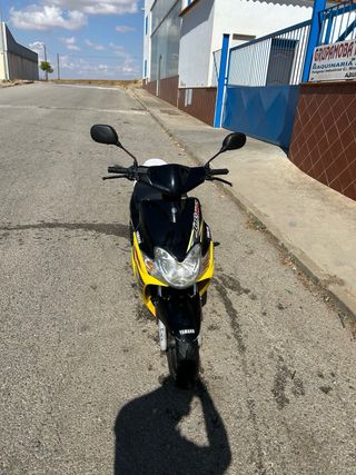 Yamaha Jog RR Amarilla