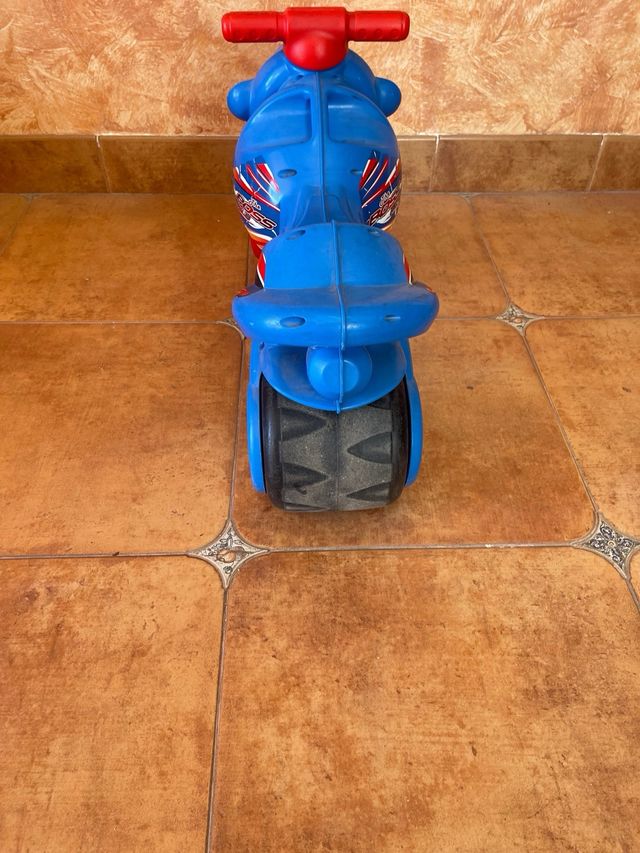 Moto de juguete para niños