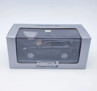 PORSCHE CAYENNE S 1:43 MINICHAMPS