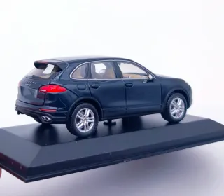 PORSCHE CAYENNE S 1:43 MINICHAMPS