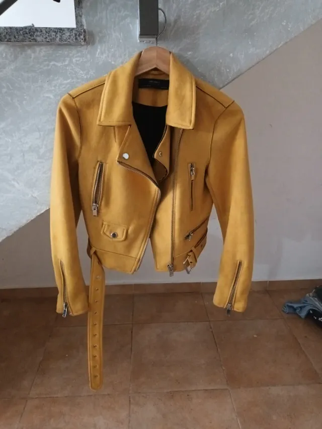 Chaqueta Zara Amarilla