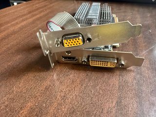 Tarjeta Gráfica Nvidia Zotac 8400GS 512Mb DDR2