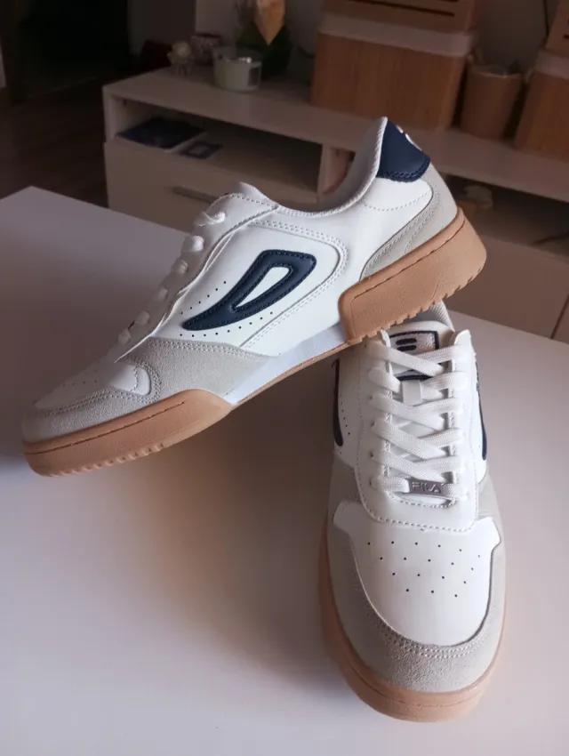 Zapatillas Fila Blancas y Azules Hombre