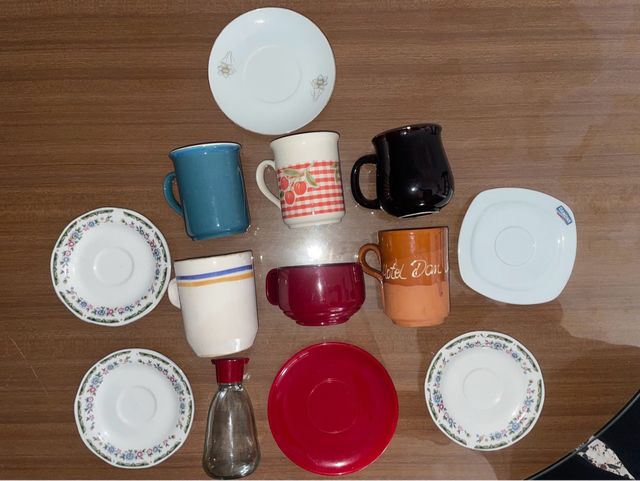 Lote tazas, platos y vinagrera