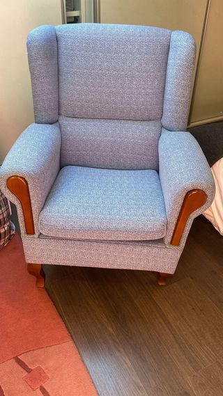 Sillón butaca azul muy cómodo