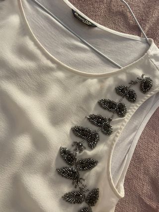 Blusa Massimo Dutti blanca con pedrería