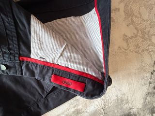 Pantalón chino Hugo Boss negro
