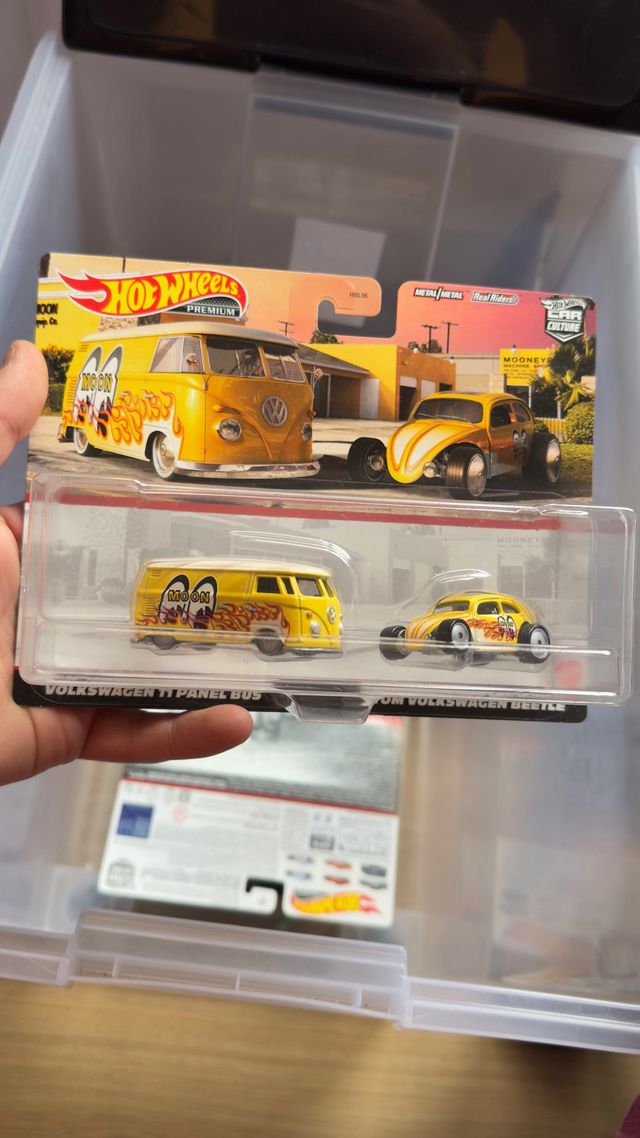 Hot Wheels Mooneyes Volkswagen Bus y Beetle