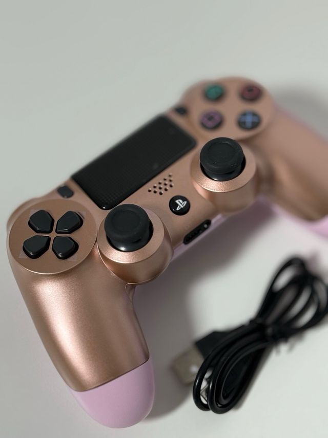 MANDO DUALSHOCK 4 ROSA DORADO - NUEVO