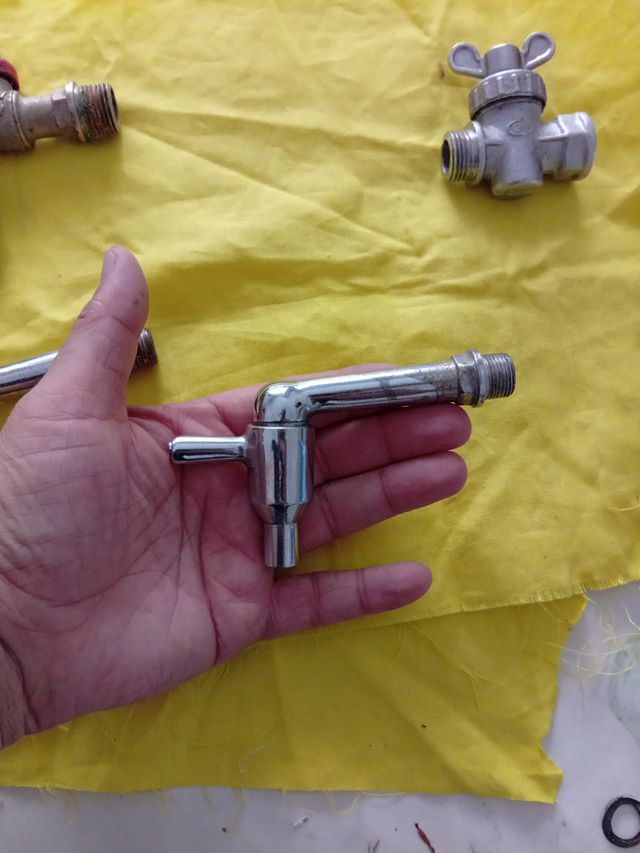 Rubinetti per fontane in ottone e metallo