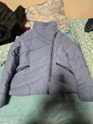 Cazadora acolchada azul y negra Talla L