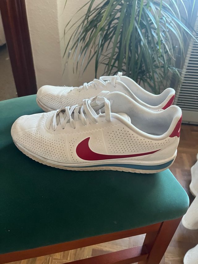 Zapatillas Nike Blancas y Rojas