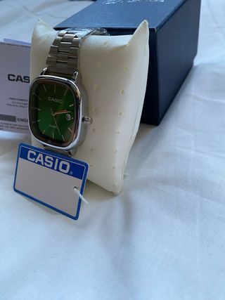 Reloj Casio Cuadrado Verde y Plateado