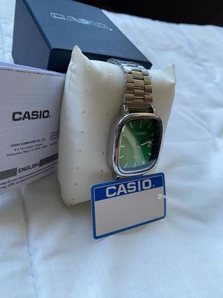 Reloj Casio Cuadrado Verde y Plateado
